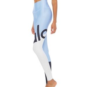 Alo yoga logo airlift leggings